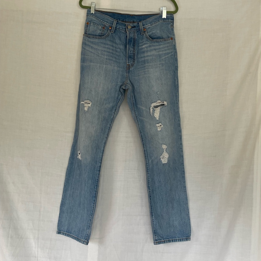 (SOLD) Levi’s 501 Distress Medium Wash Jeans